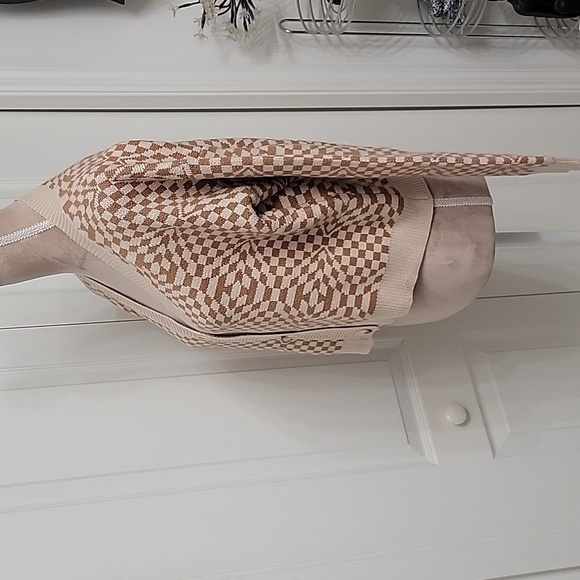 Debut, Size M Brown and Cream Cropped Button Down Cardigan, EUC - Picture 3 of 11